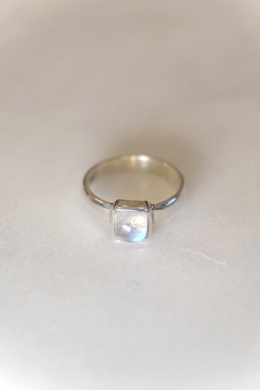 "Celeste" Regenbogen-Mondstein | Ring | Silber