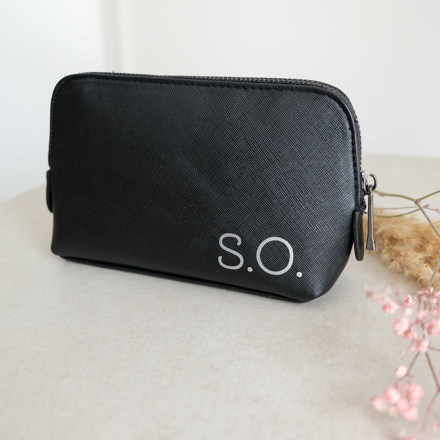 Personalisierte Kosmetiktasche | Initialen black