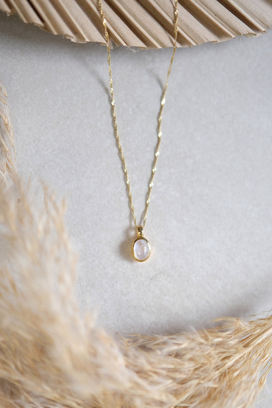 "Selene Aura" Regenbogen-Mondstein | Singapurkette | Gold