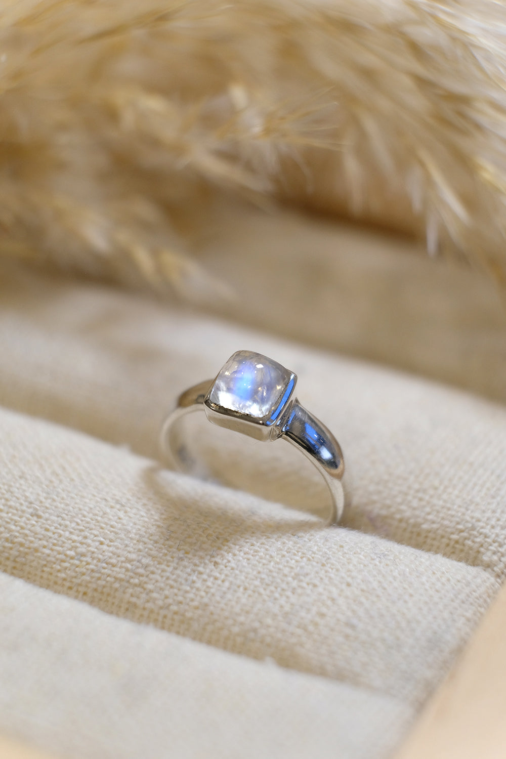 "Celeste" Regenbogen-Mondstein | Ring | Silber
