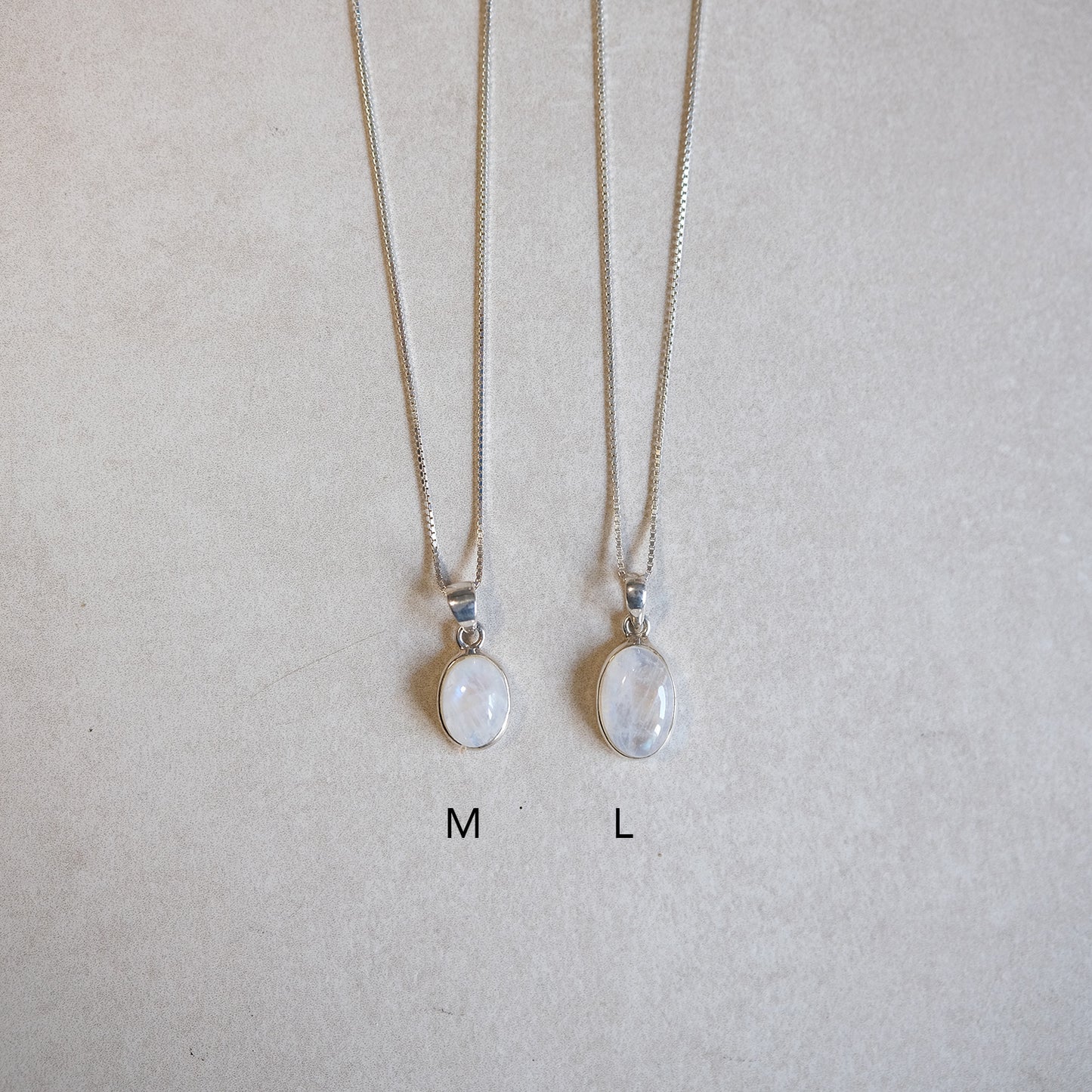 "Selene" M/L Regenbogen-Mondstein | Venezianerkette | Silber
