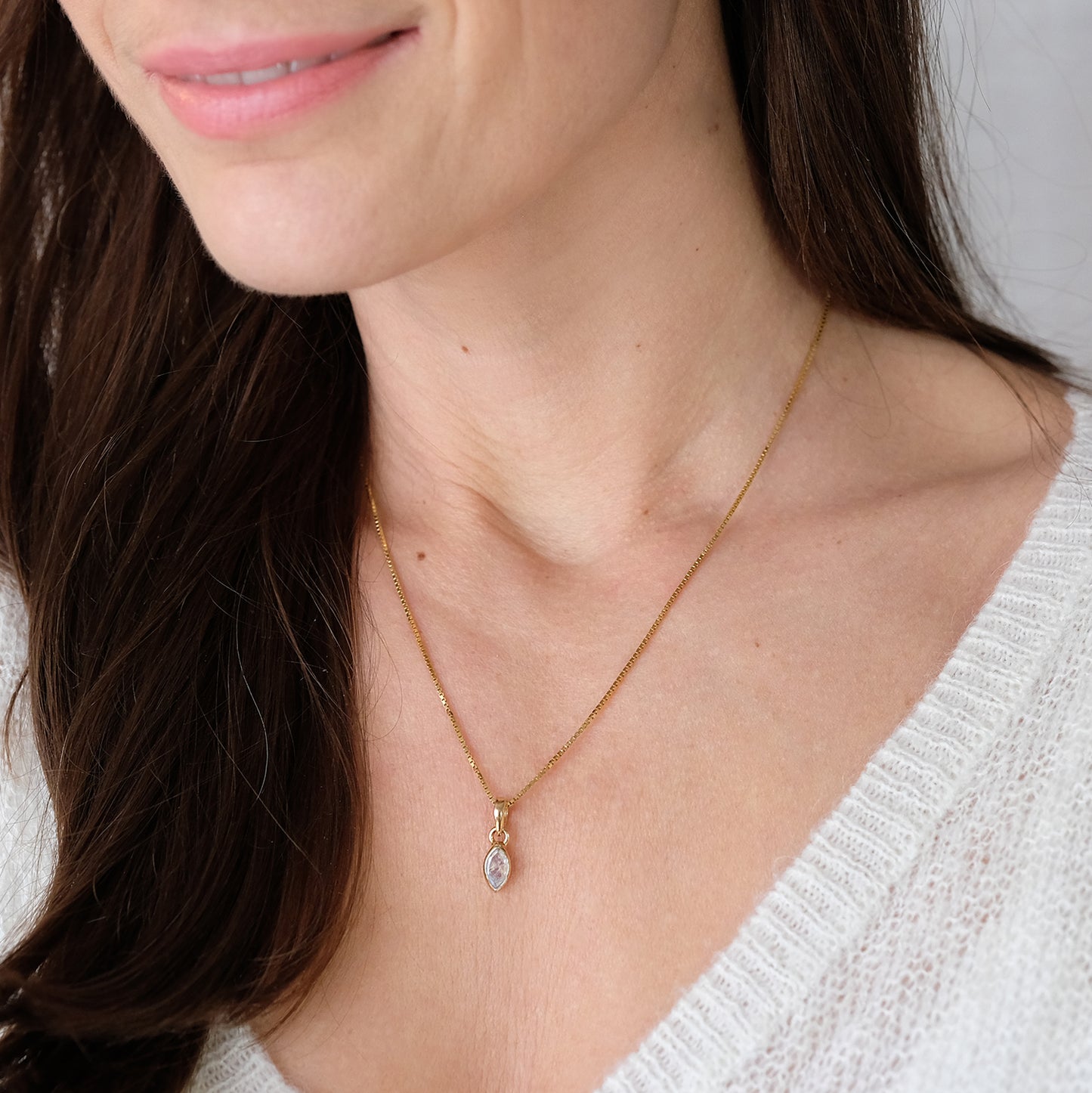 "Soluna" XS Regenbogen-Mondstein | Venezianerkette | Gold