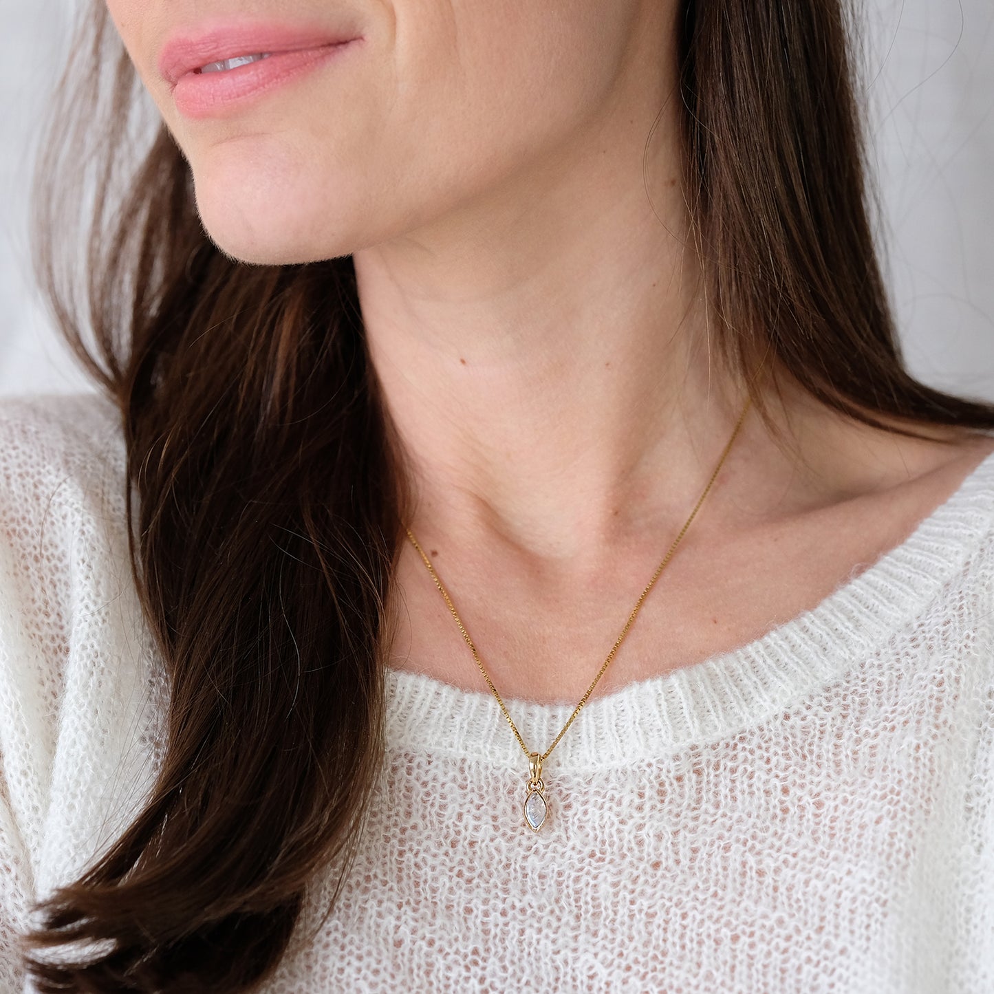 "Soluna" XS Regenbogen-Mondstein | Venezianerkette | Gold