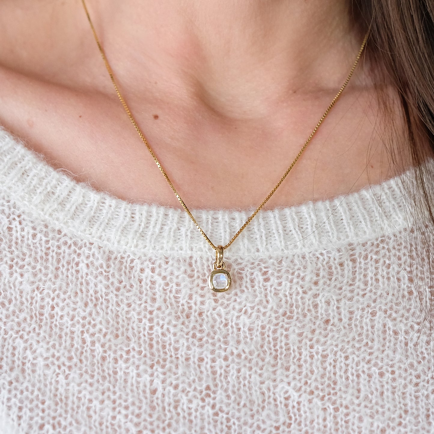 "Celeste" XS Regenbogen-Mondstein | Venezianerkette | Gold