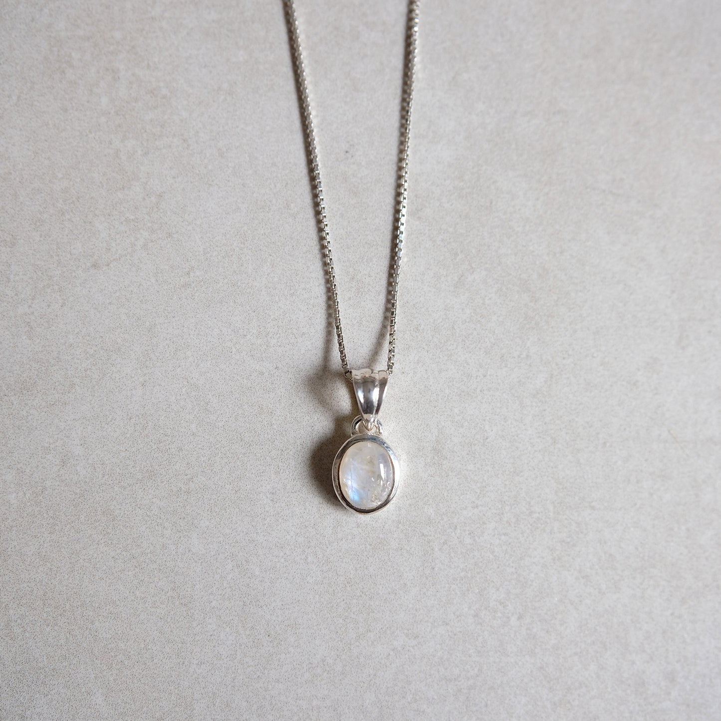 "Selene Grace" Regenbogen-Mondstein | Venezianerkette | Silber