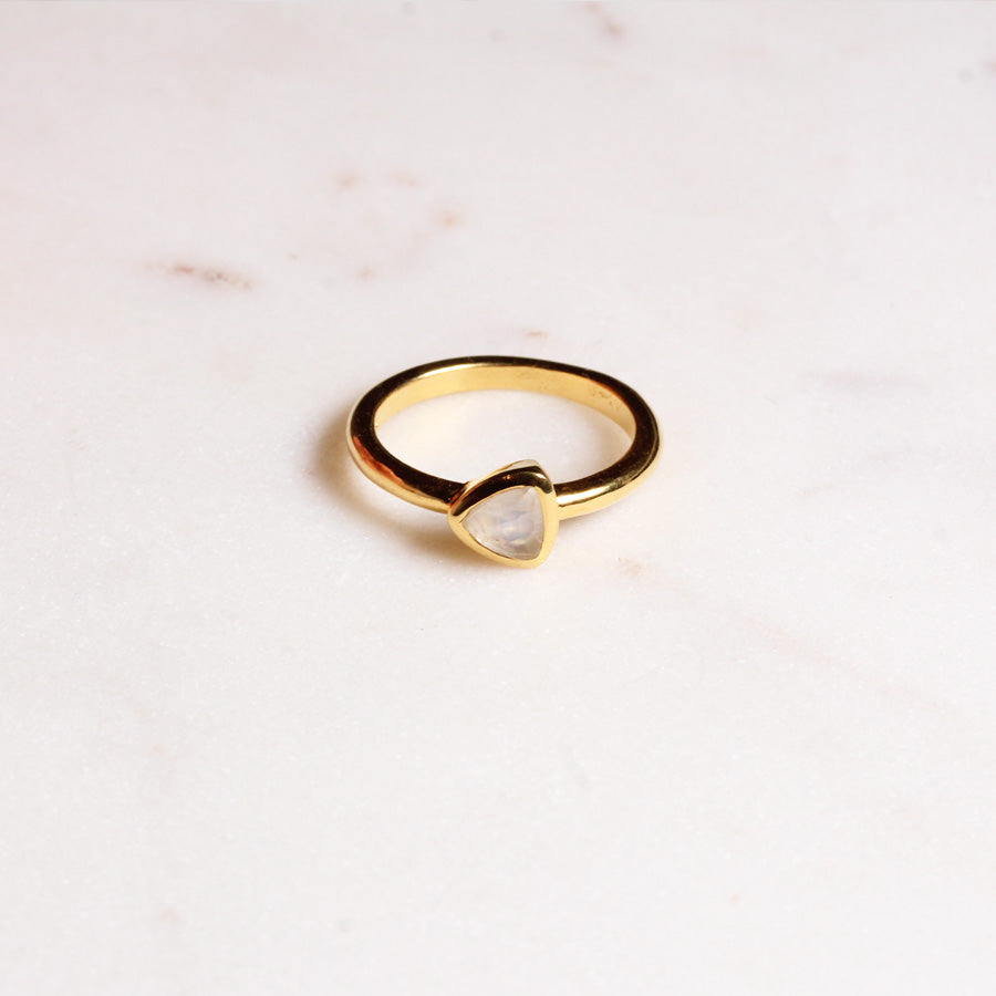 "Eclipse" Regenbogen-Mondstein | Ring | Gold - Einzelstück Größe 57