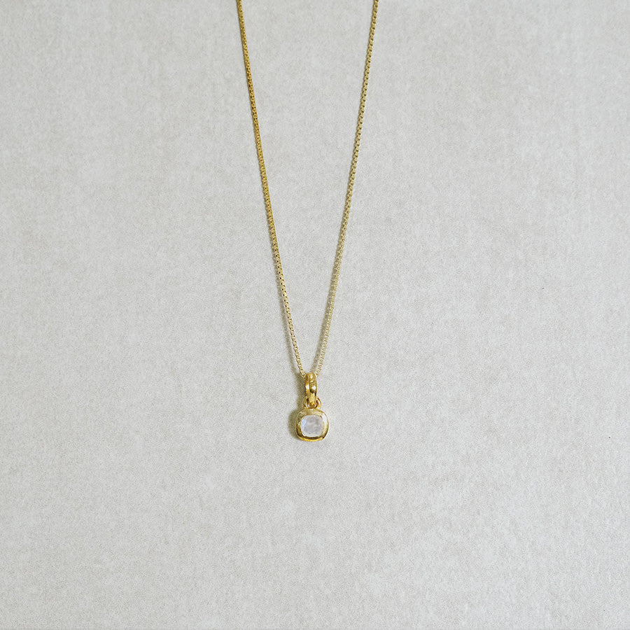 "Celeste" XS Regenbogen-Mondstein | Venezianerkette | Gold