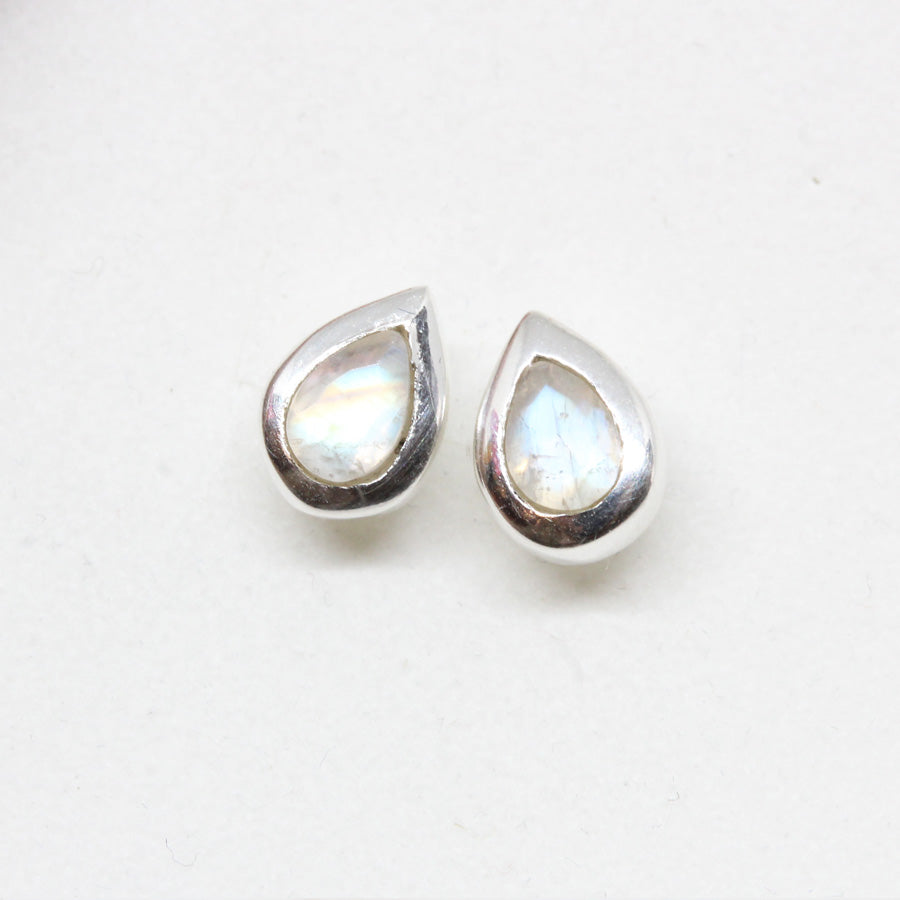 "Nova" Regenbogen-Mondstein | Ohrstecker | Silber