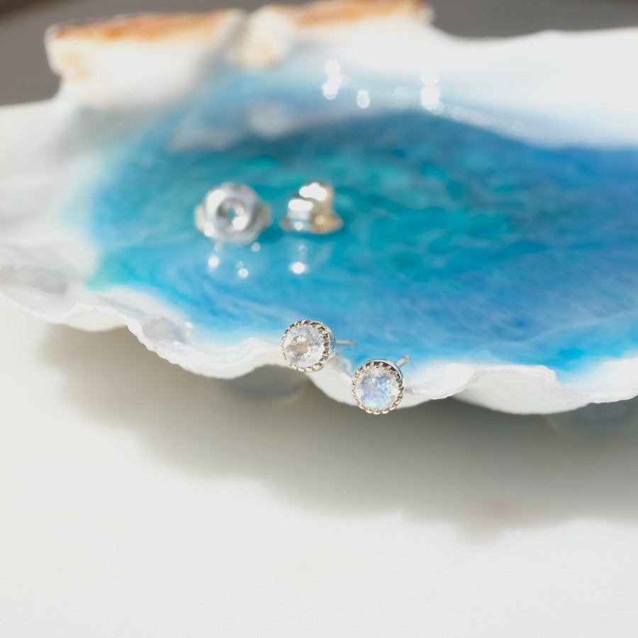 "Tiny Sparks" Regenbogen-Mondstein | Ohrstecker | Silber