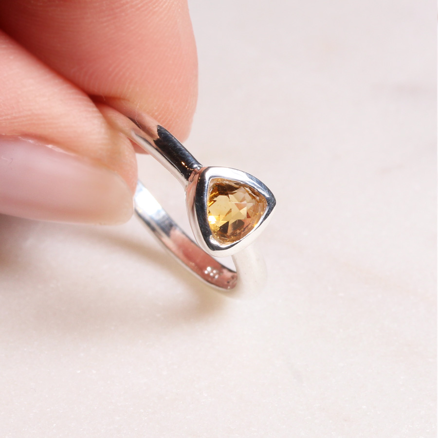 Citrin Ring Triangel Silber