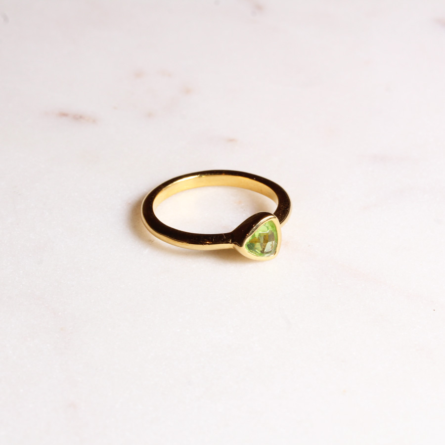 Olivin Ring Triangel Gold