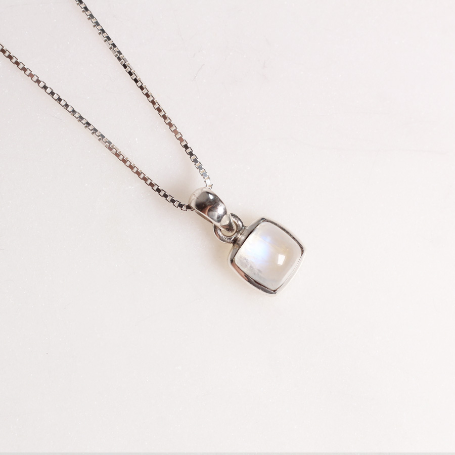 Regenbogen-Mondstein Venezianerkette