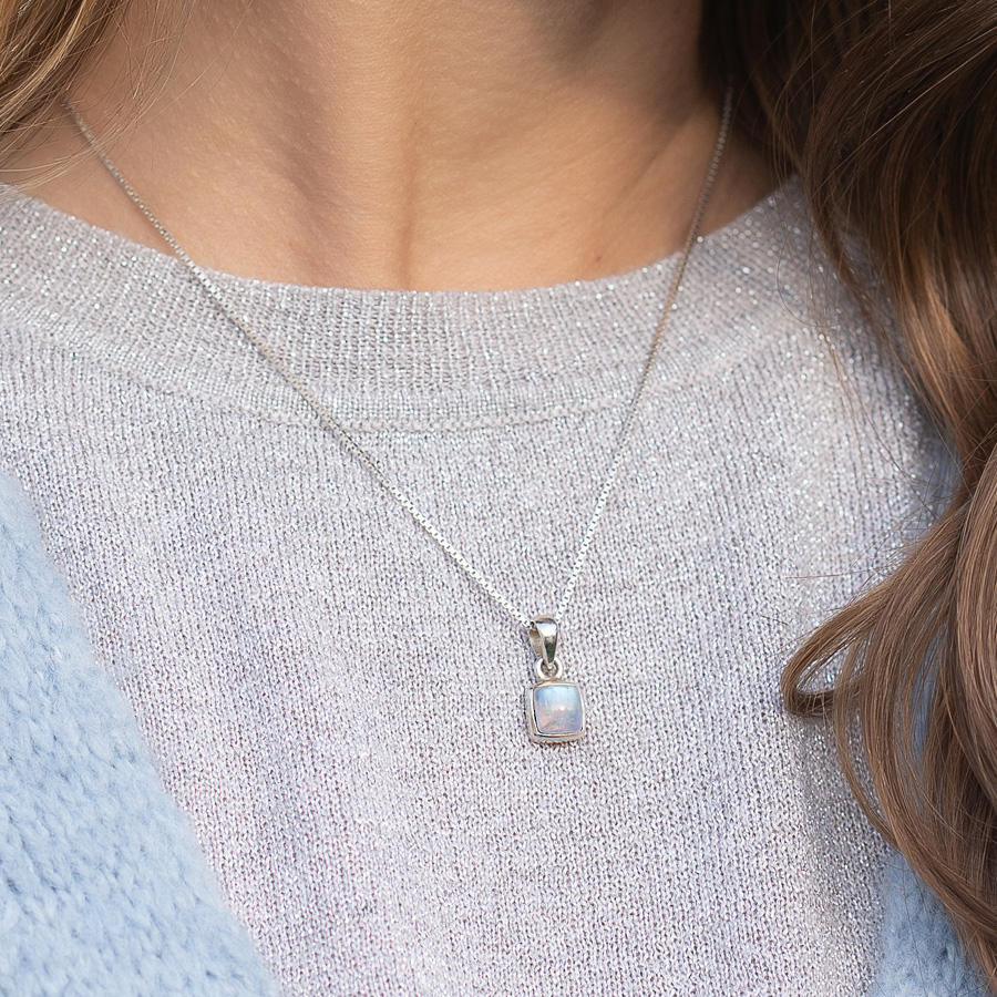 Regenbogen Mondstein Square // Venezianerkette