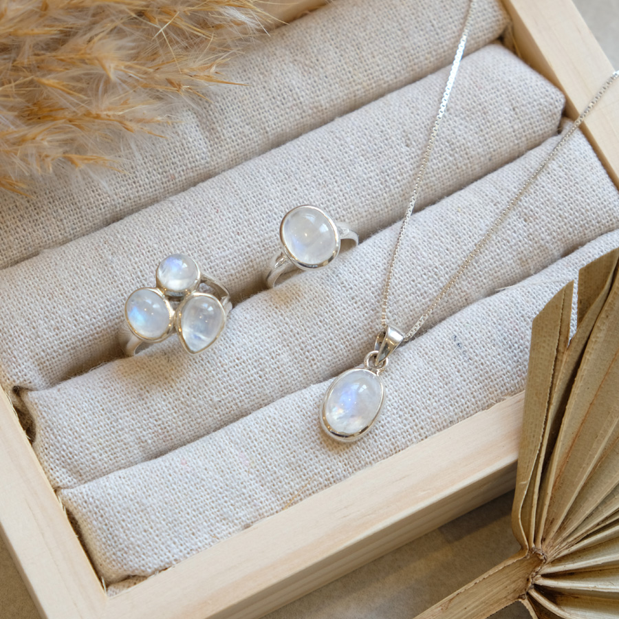 Regenbogen Mondstein Oval // Venezianerkette