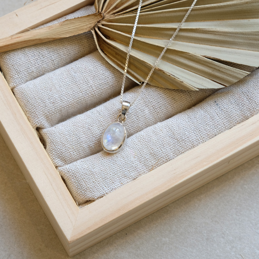 Regenbogen Mondstein Oval // Venezianerkette